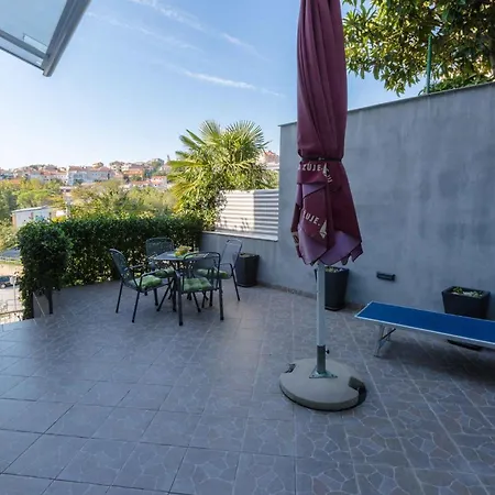 In 5242 Apartment Crikvenica