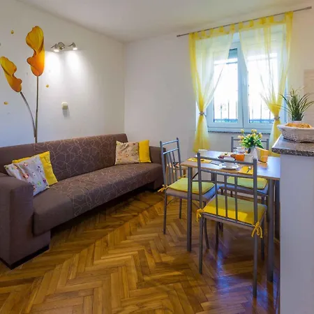 Apartment In 5242 Crikvenica